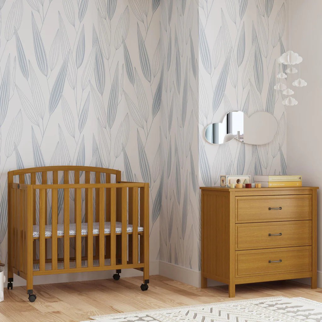 DaVinci Dylan Folding Portable 3 in 1 Mini Crib and Twin Bed