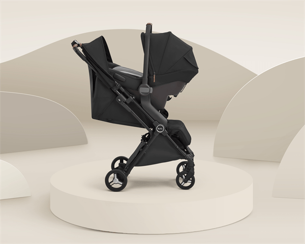 Silver cross jet with outlet car seat